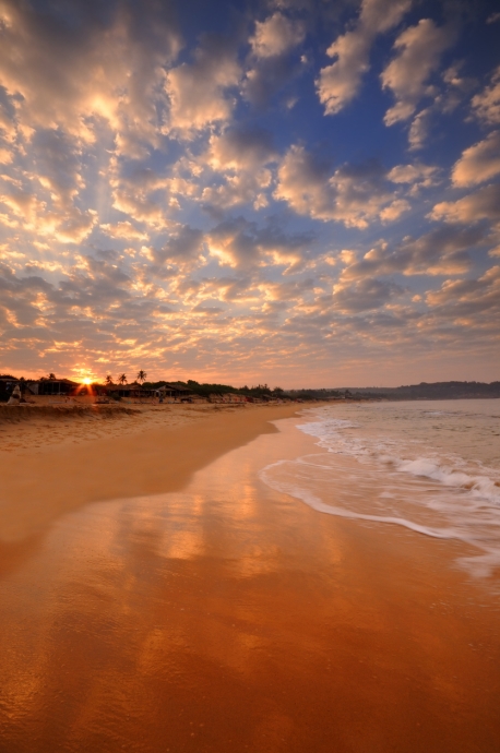 Sunrise in Goa, Sunset in Goa: How Light Changes the Way We Experience a Home