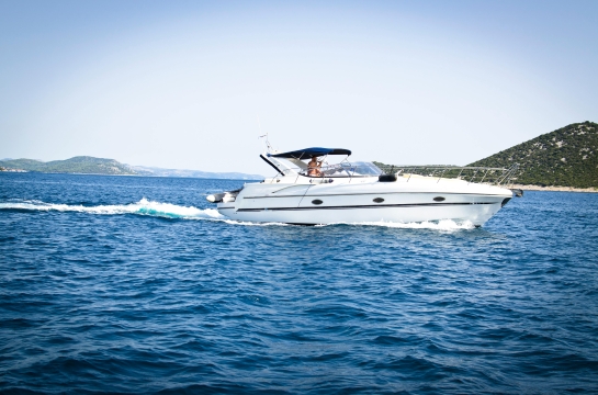 Private Luxury Experiences: From Luxury Yachts in Goa To Curated Dinners