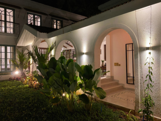 Christmas Decor at Vianaar Villas
