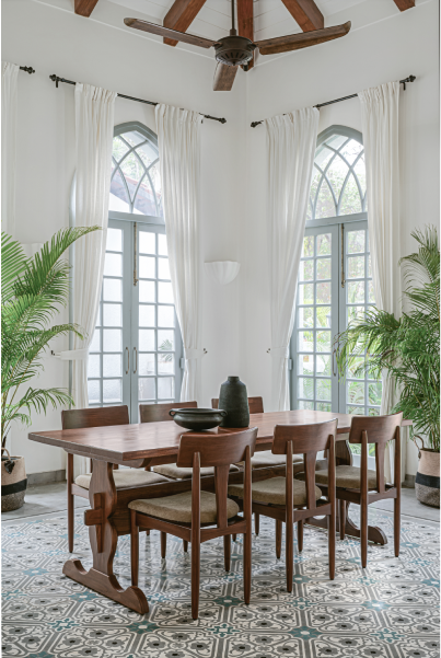INTERIORS AND CUSTOMISATION