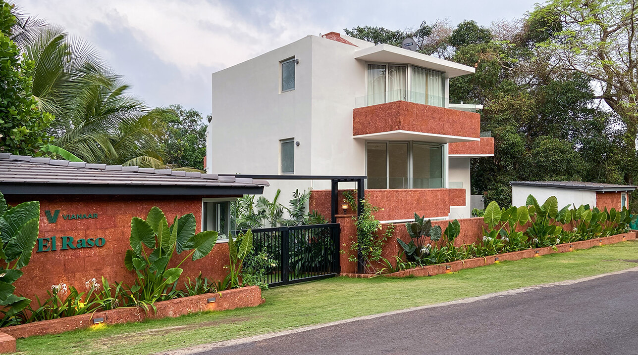 Entrance to our 1bhk apartment in Parra-Assagao