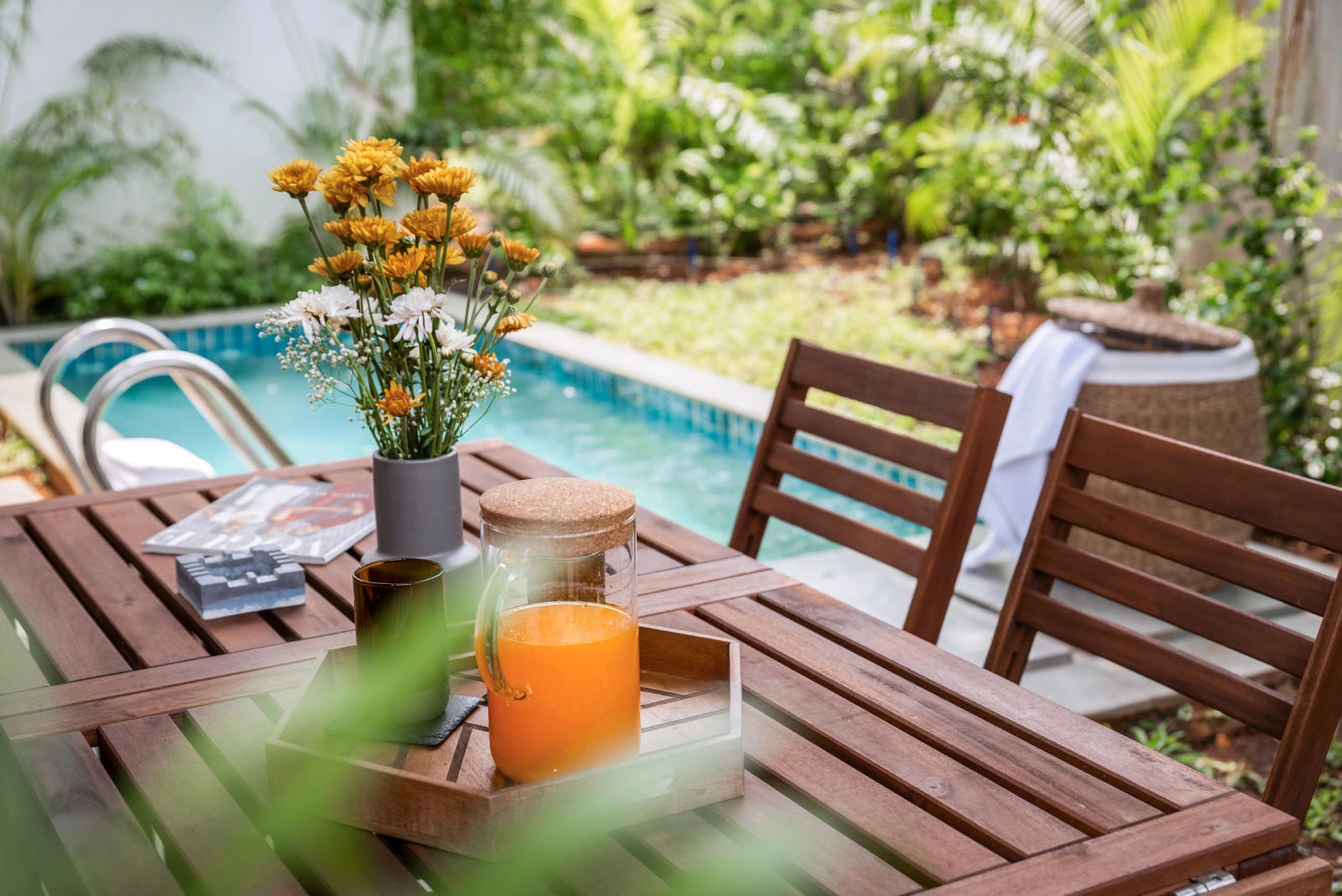 Breakfast by the pool at La Olalian