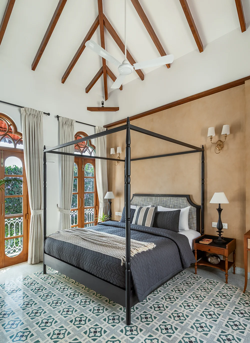 4bhk Manor in Assagao with lush environs