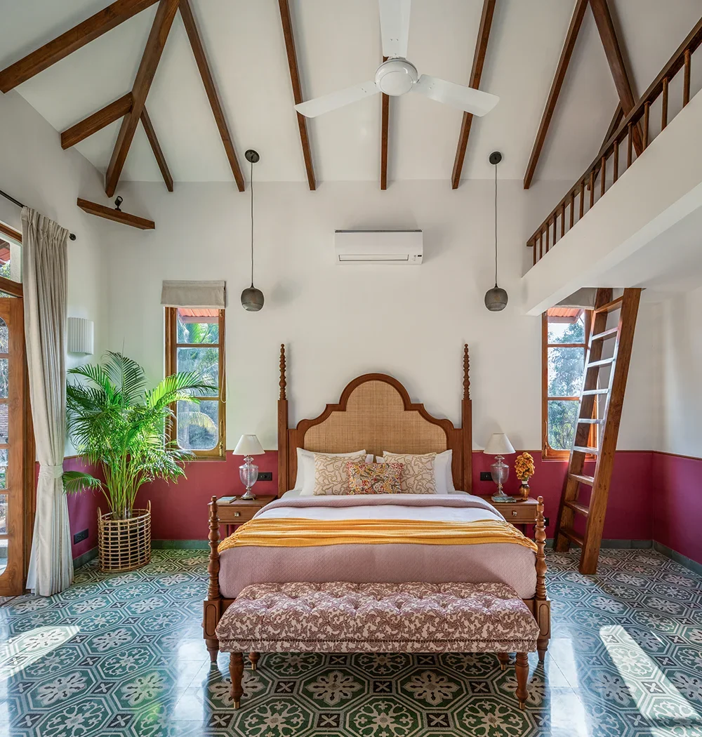 4bhk Manor in Assagao with lush environs